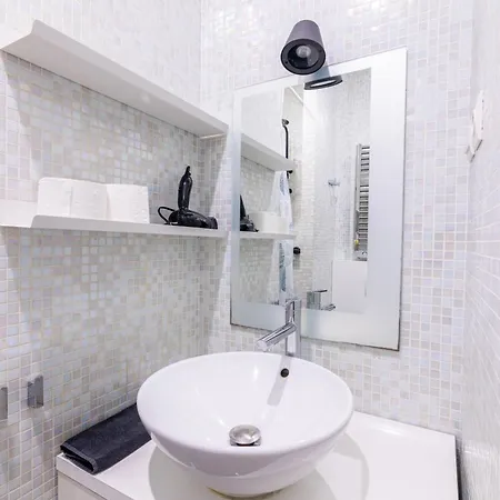 Luxurious 1 Bedroom Republique Vinaigriers Free Netflix Apartment Paris