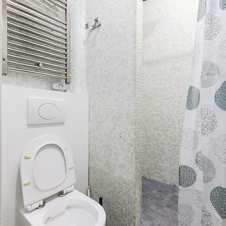 Luxurious 1 Bedroom Republique Vinaigriers Free Netflix